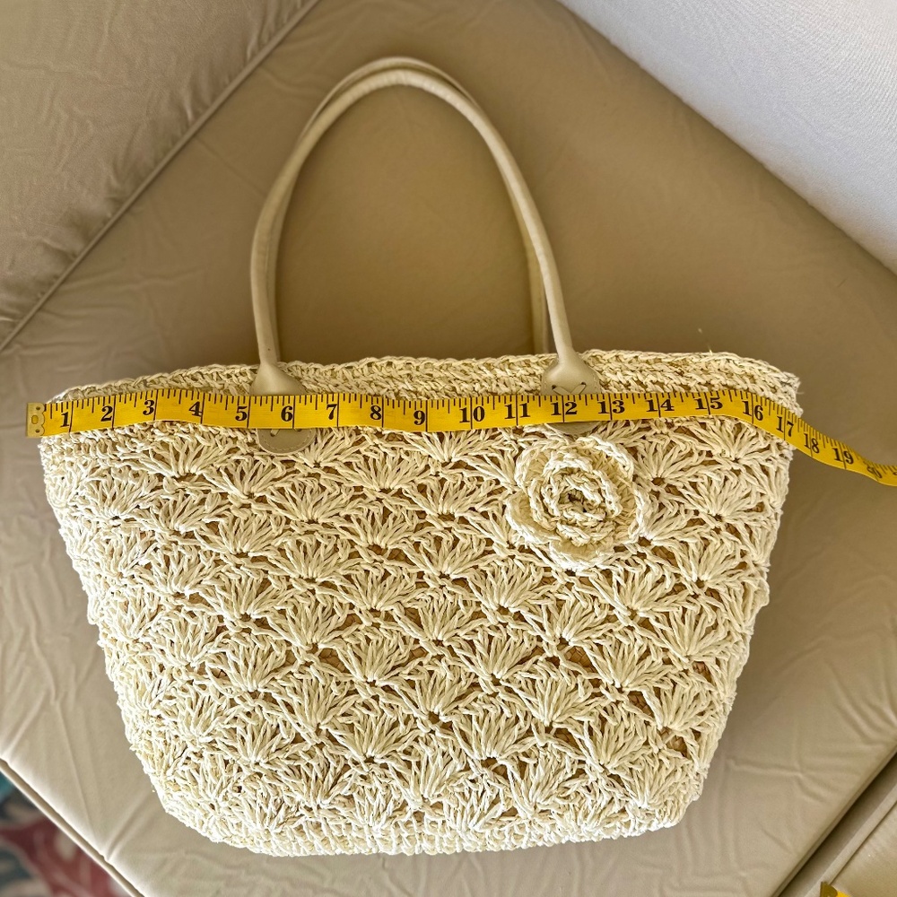 Fashion One, Shell-Crochet Straw Beach Bag/ Tote - Picture 6 of 8